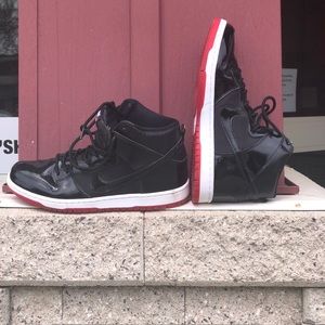 Nike SB Dunk High “Bred”